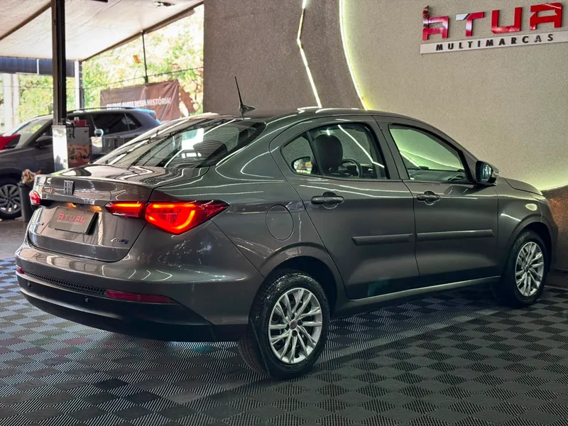 Fiat Cronos Cinza