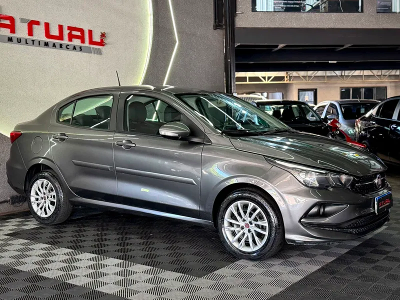 Fiat Cronos Cinza