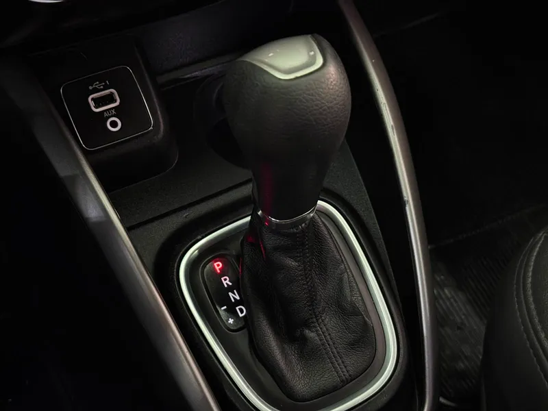 Fiat Cronos Cinza