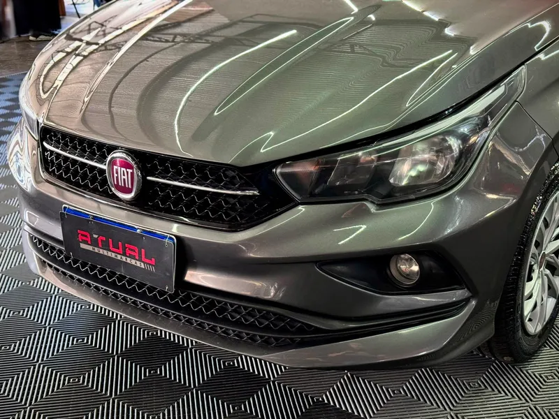 Fiat Cronos Cinza