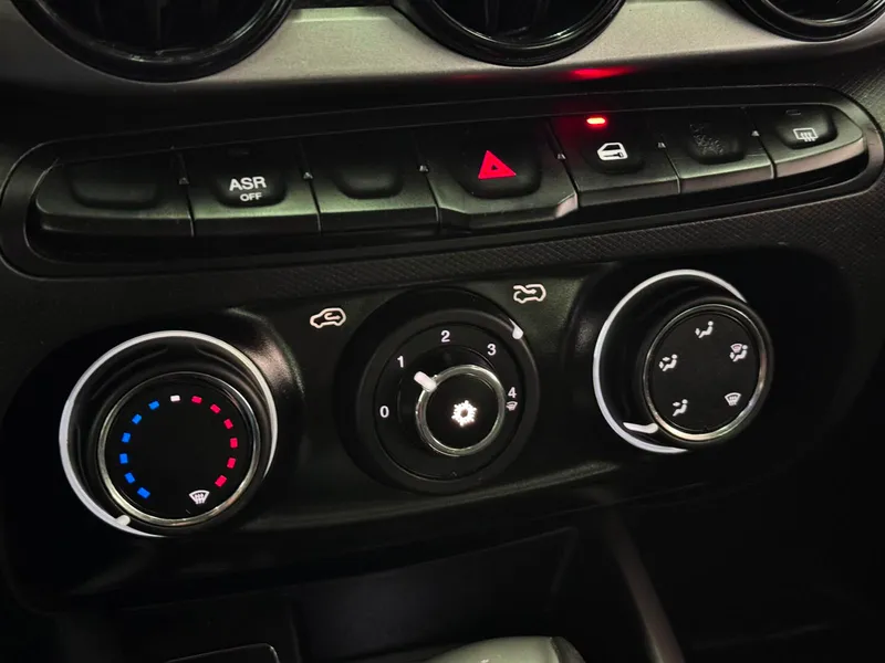Fiat Cronos Cinza