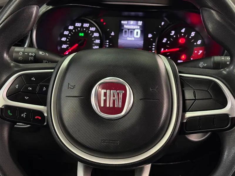 Fiat Cronos Cinza