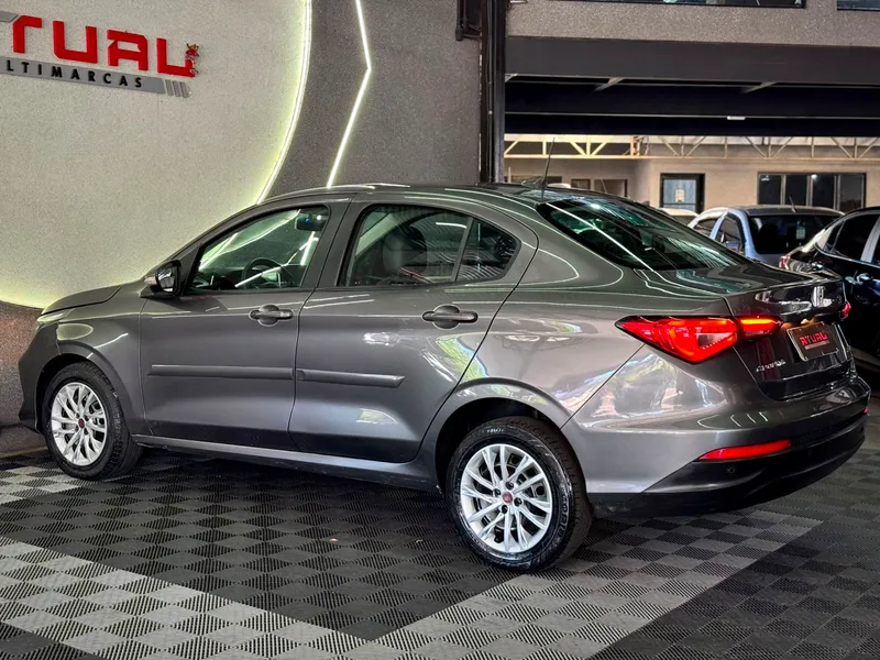 Fiat Cronos Cinza