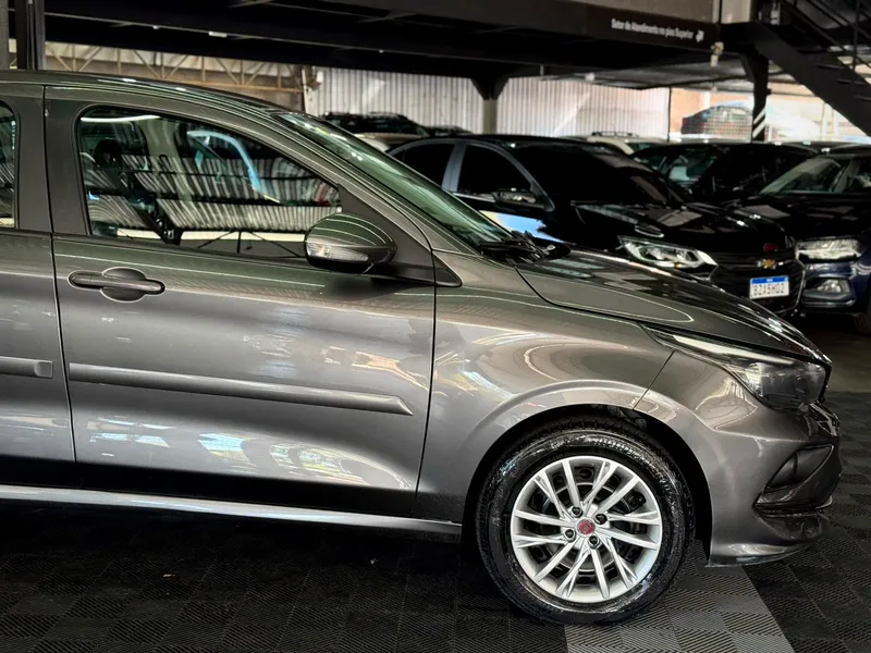 Fiat Cronos Cinza
