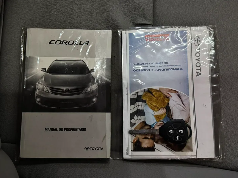 Toyota Corolla Bege