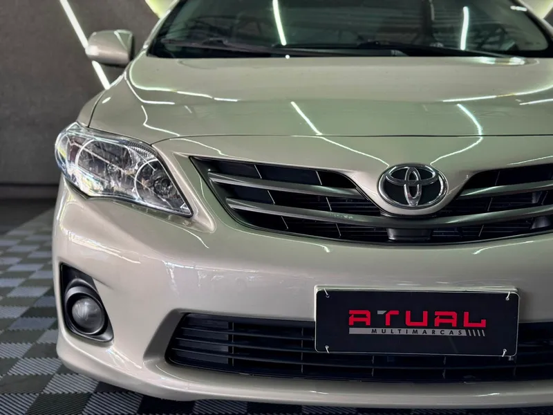Toyota Corolla Bege