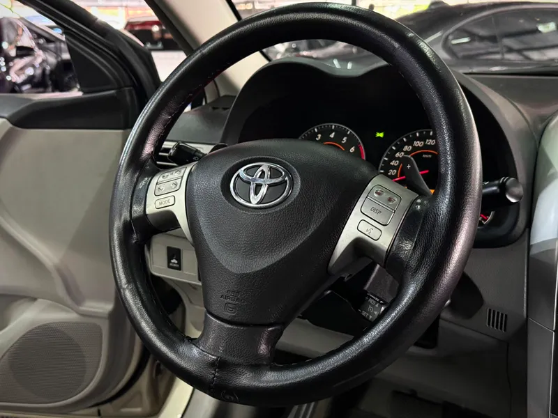 Toyota Corolla Bege