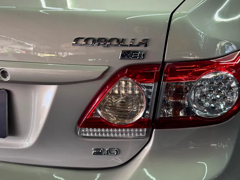 Toyota Corolla Bege