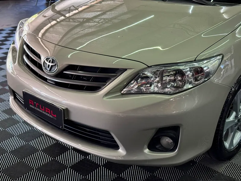 Toyota Corolla Bege