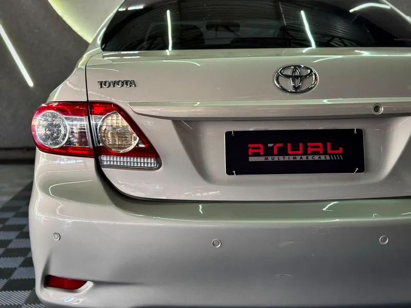 Toyota Corolla Bege