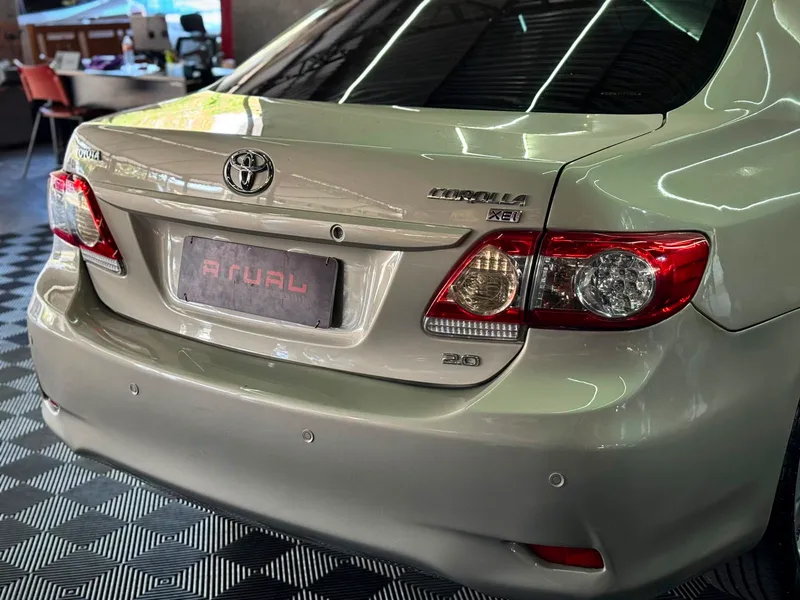 Toyota Corolla Bege