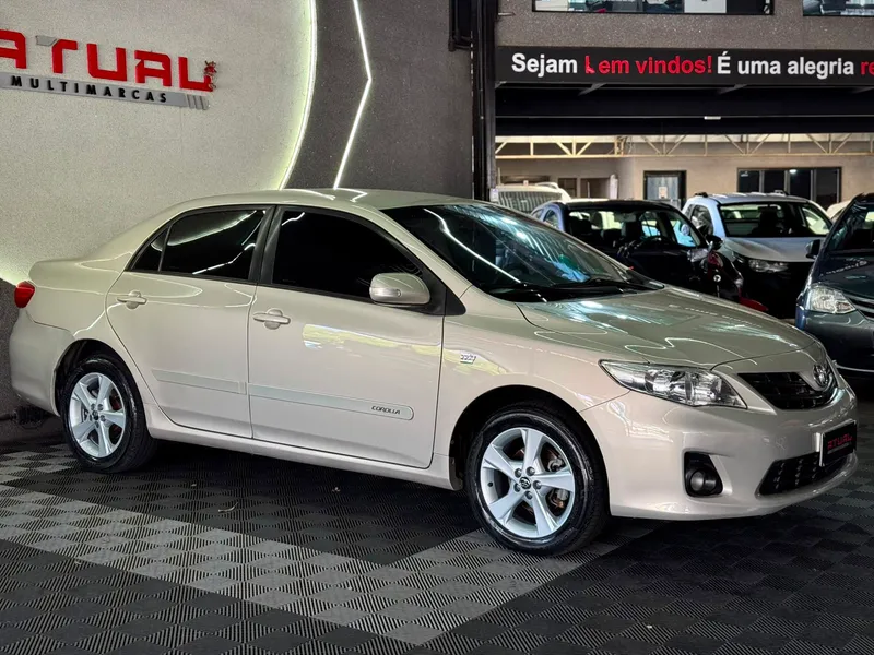 Toyota Corolla Bege
