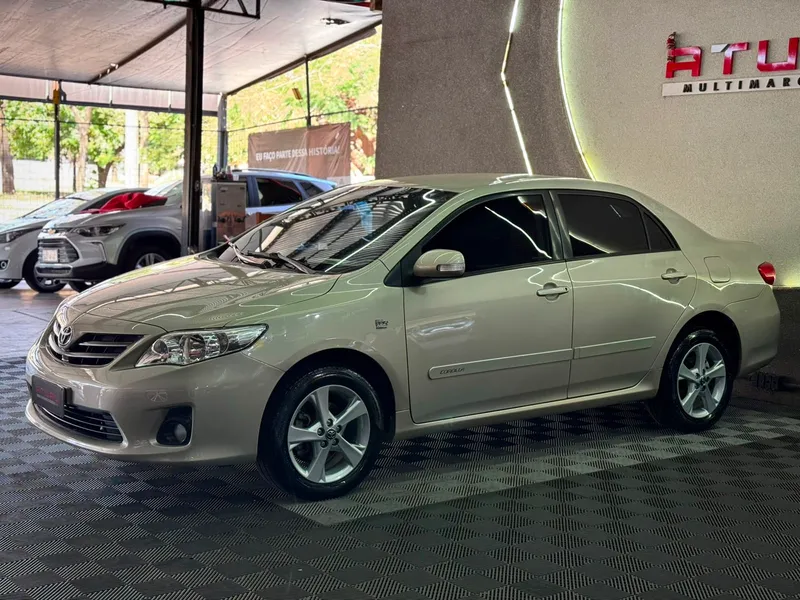 Toyota Corolla Bege