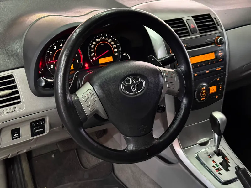 Toyota Corolla Bege