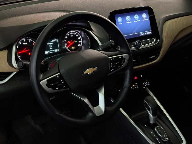 Chevrolet Onix Sedan Preto