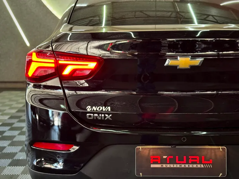 Chevrolet Onix Sedan Preto
