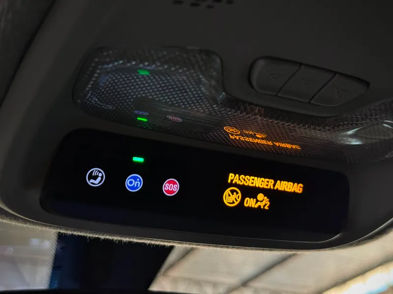 Chevrolet Onix Sedan Preto