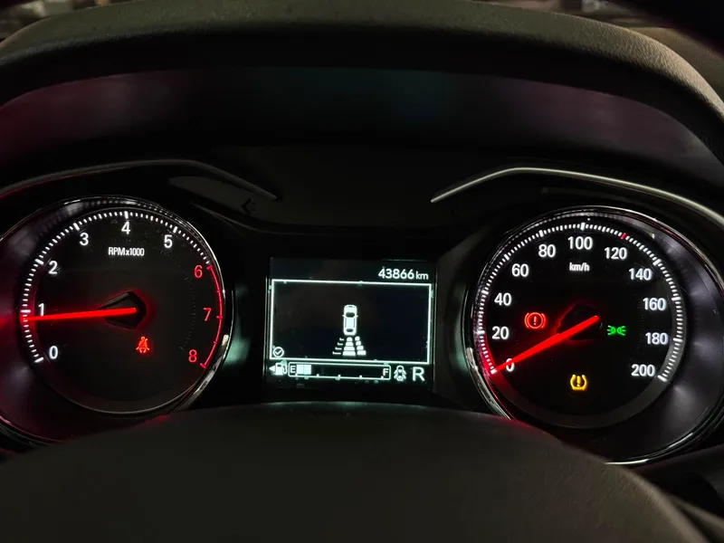 Chevrolet Onix Sedan Preto