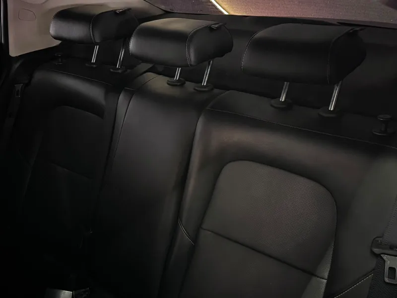Chevrolet Onix Sedan Preto