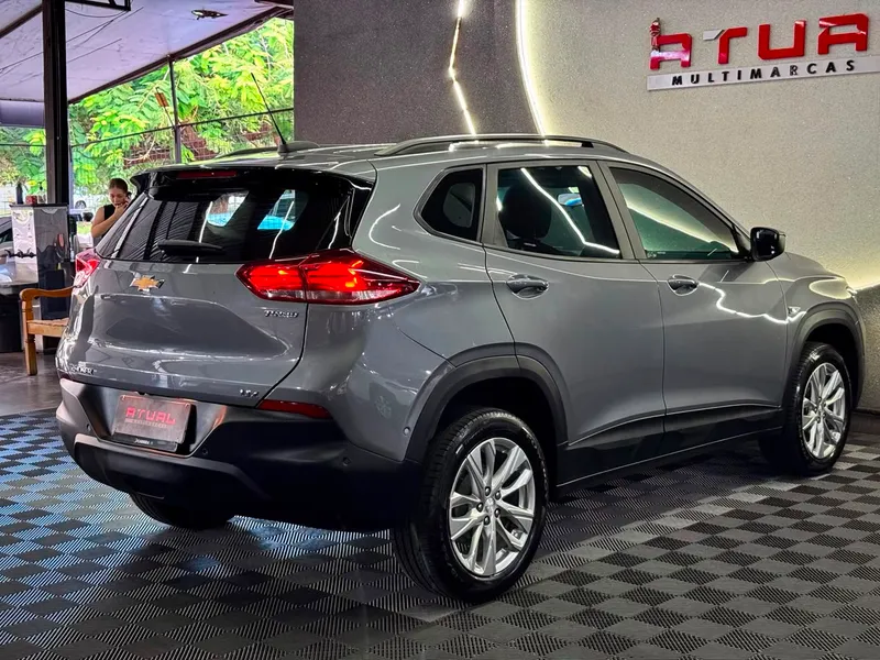 Chevrolet Tracker Cinza