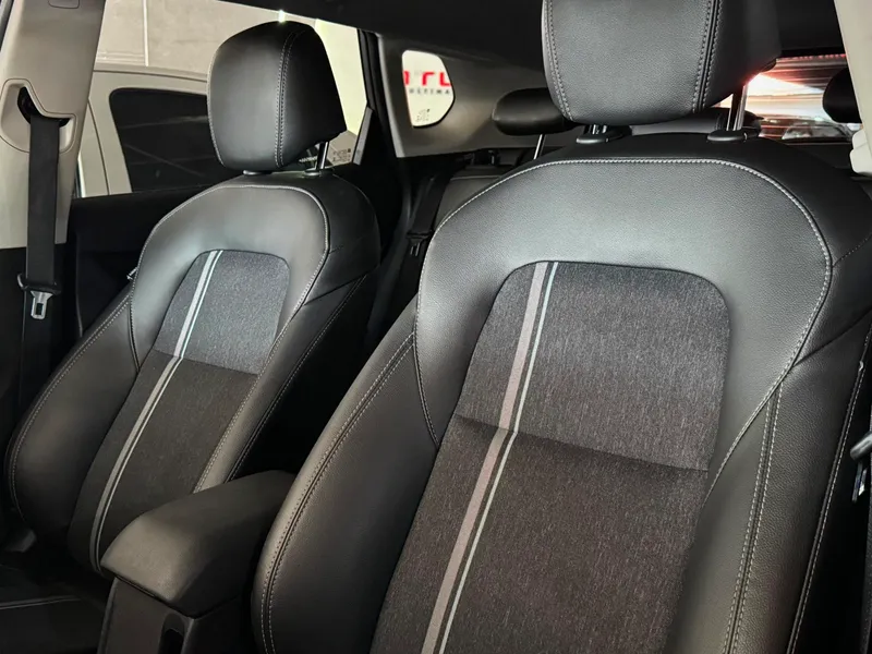 Chevrolet Tracker Cinza