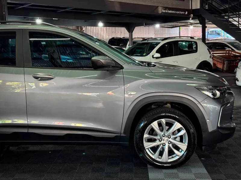 Chevrolet Tracker Cinza