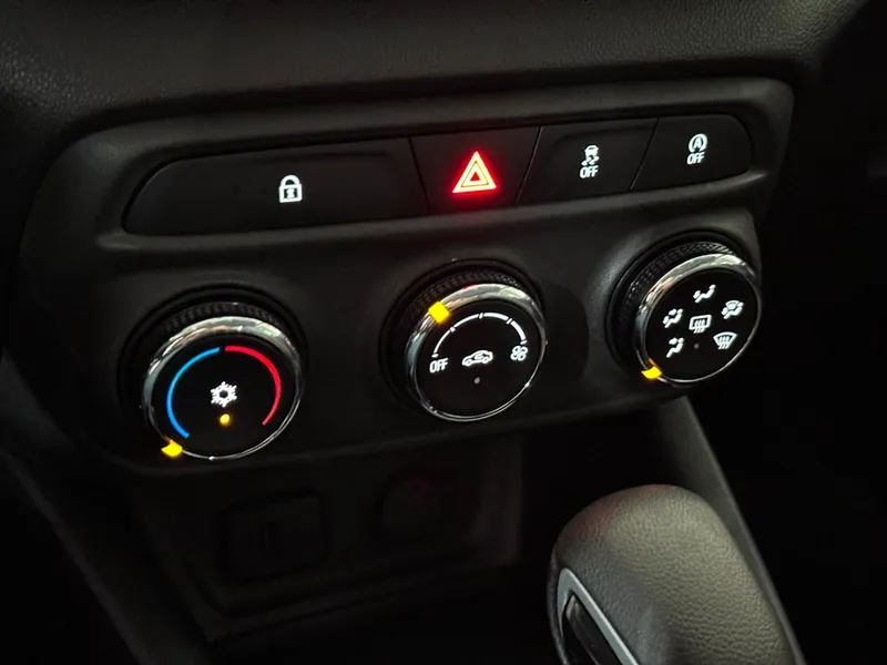 Chevrolet Tracker Cinza