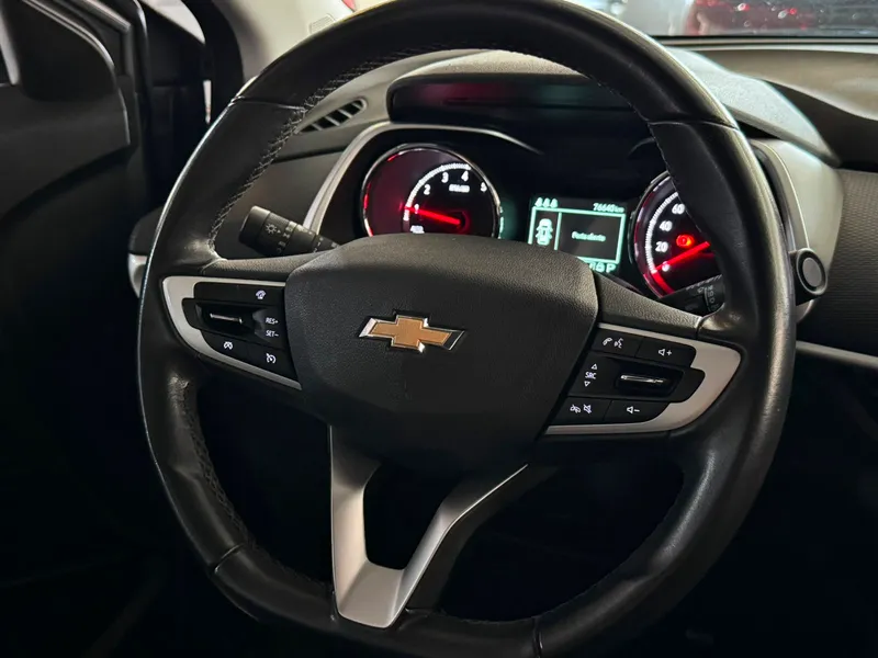 Chevrolet Tracker Cinza