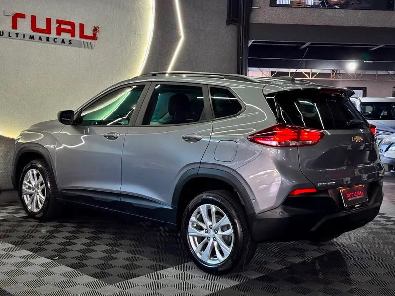 Chevrolet Tracker Cinza