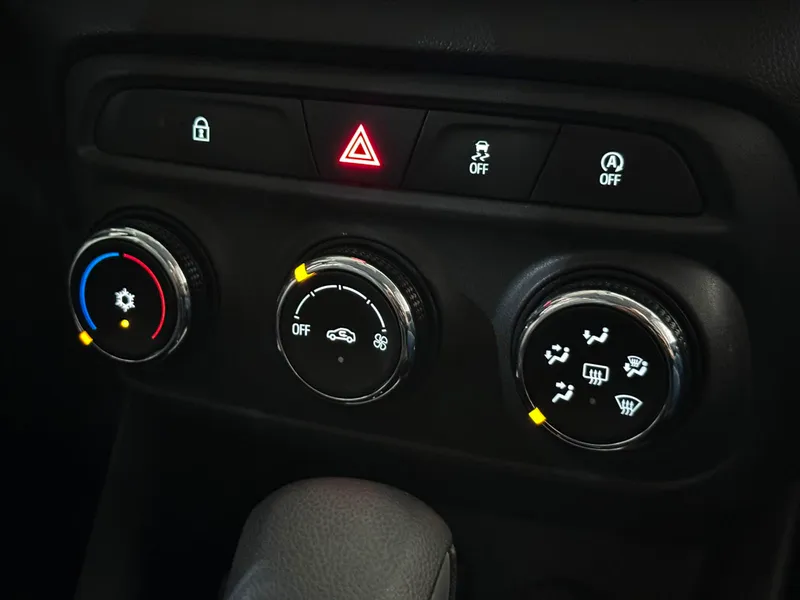 Chevrolet Tracker Cinza