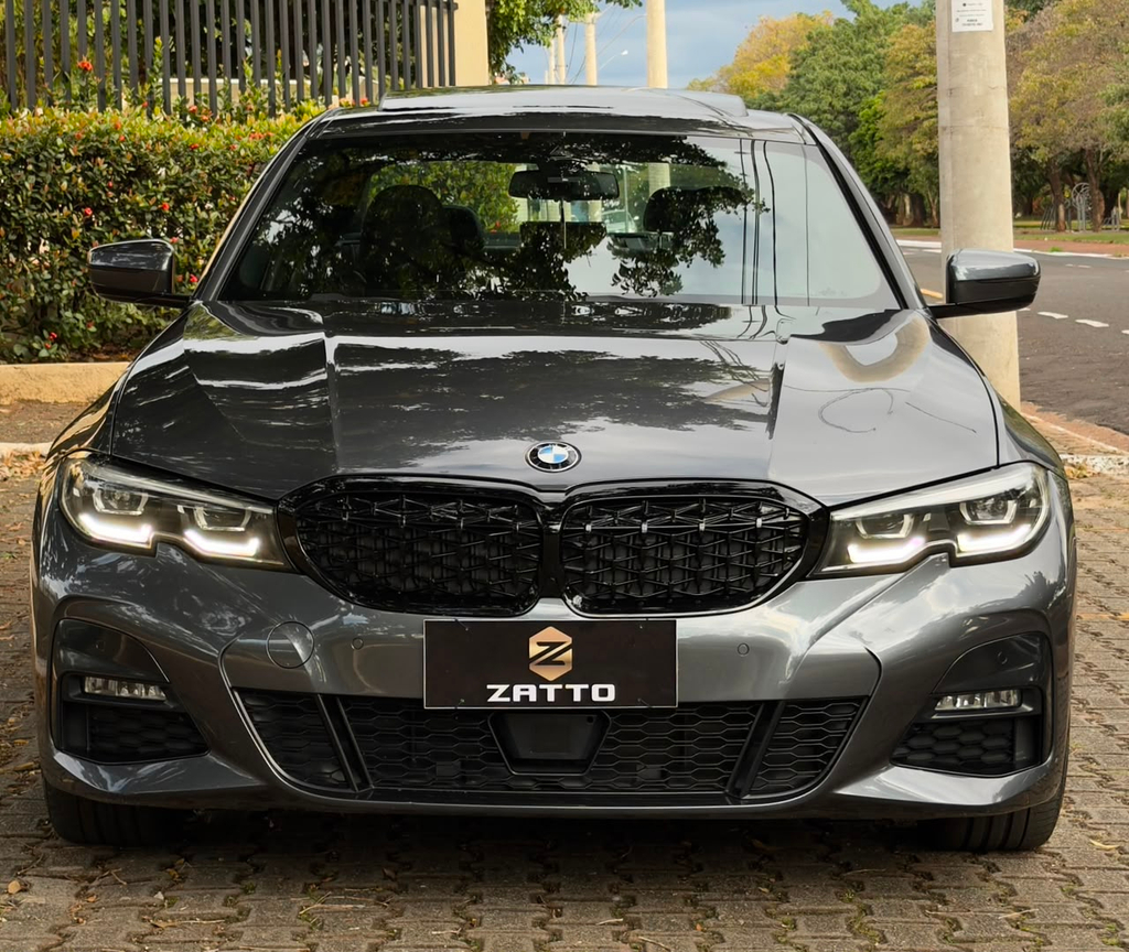 BMW 320i Cinza