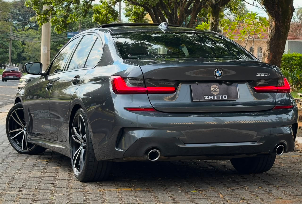 BMW 320i Cinza