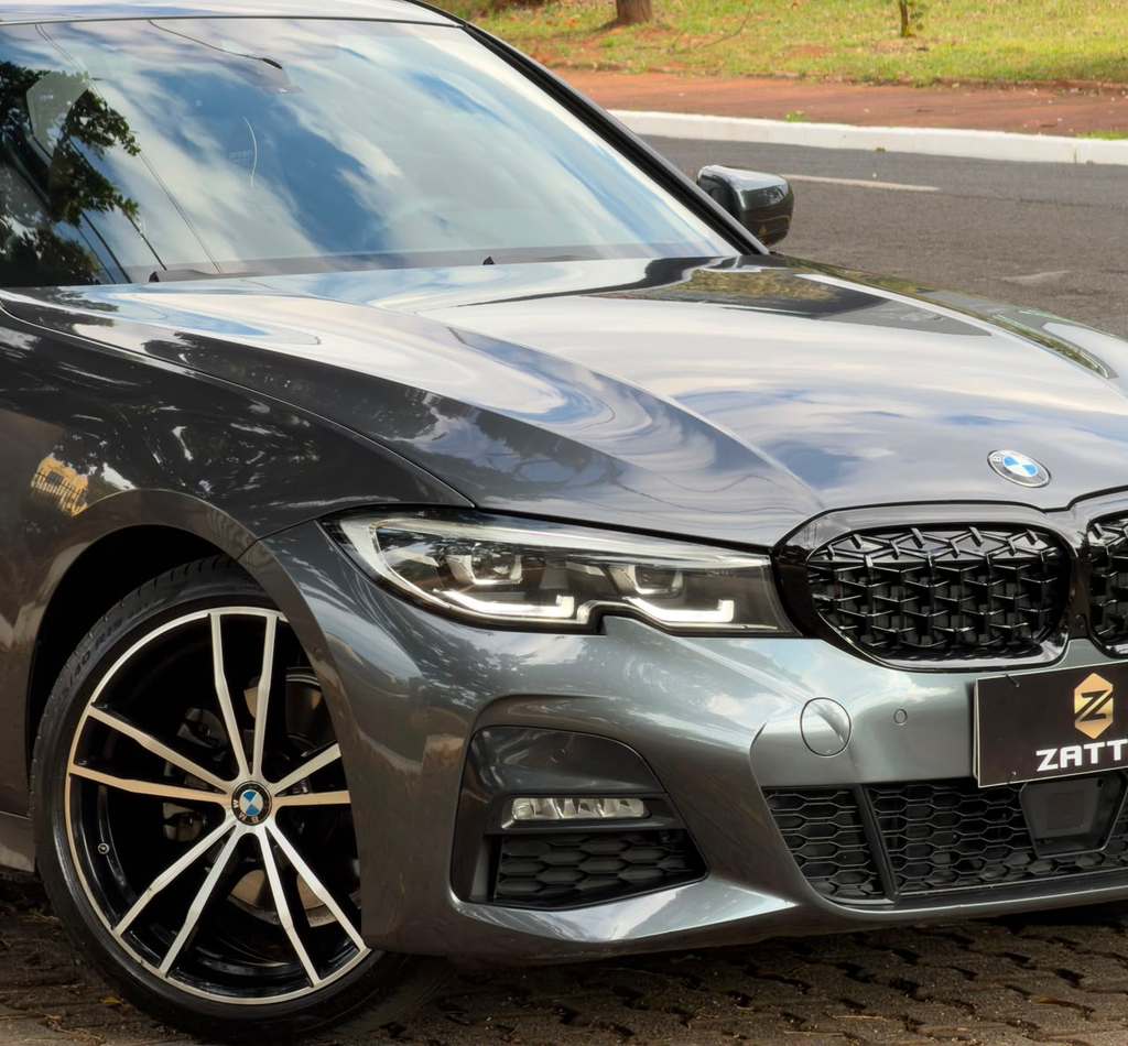 BMW 320i Cinza