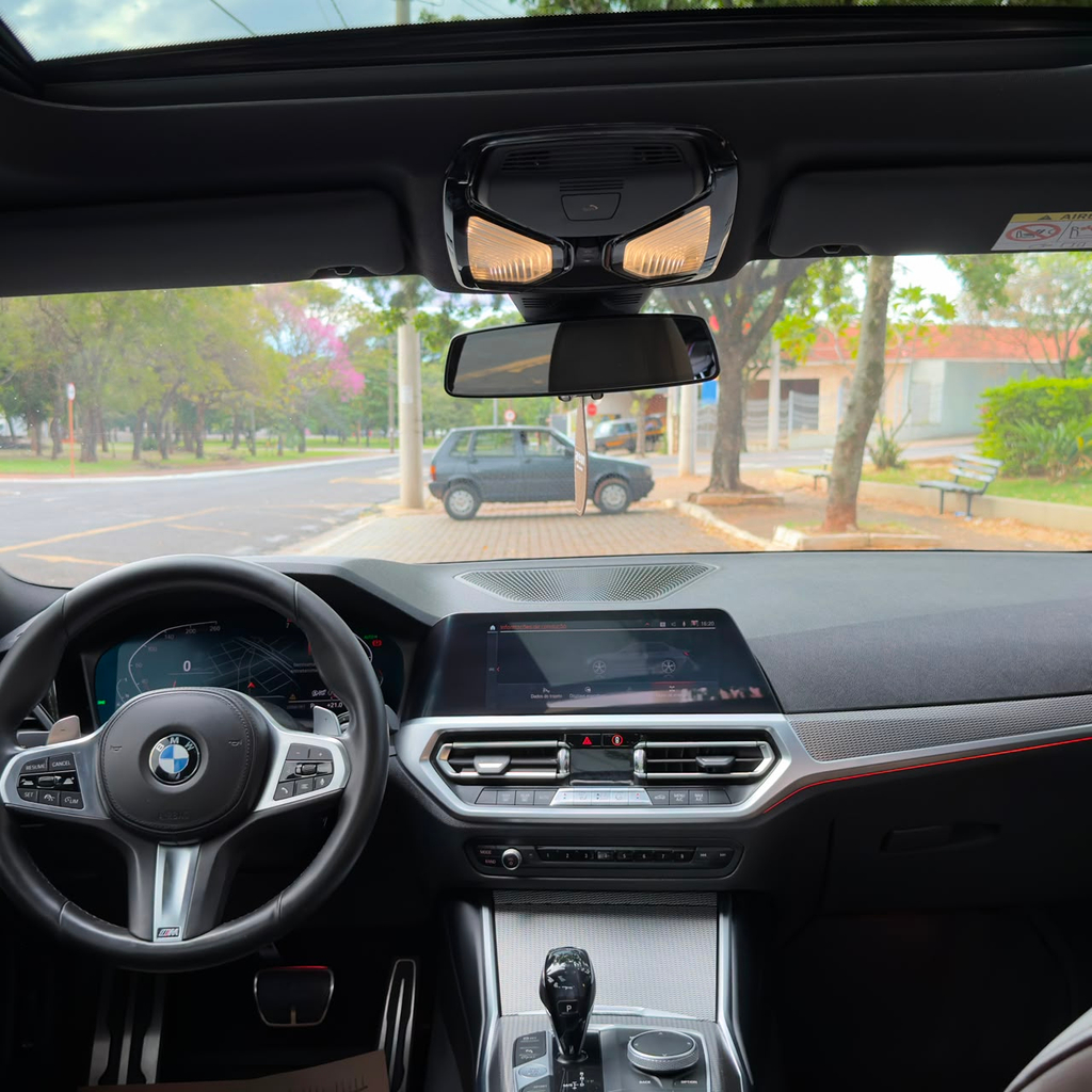 BMW 320i Cinza