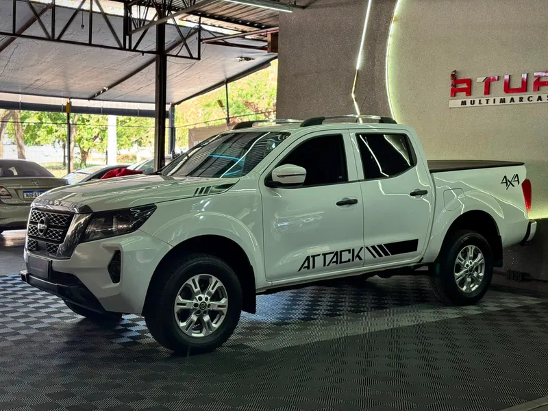 Nissan Frontier Branco