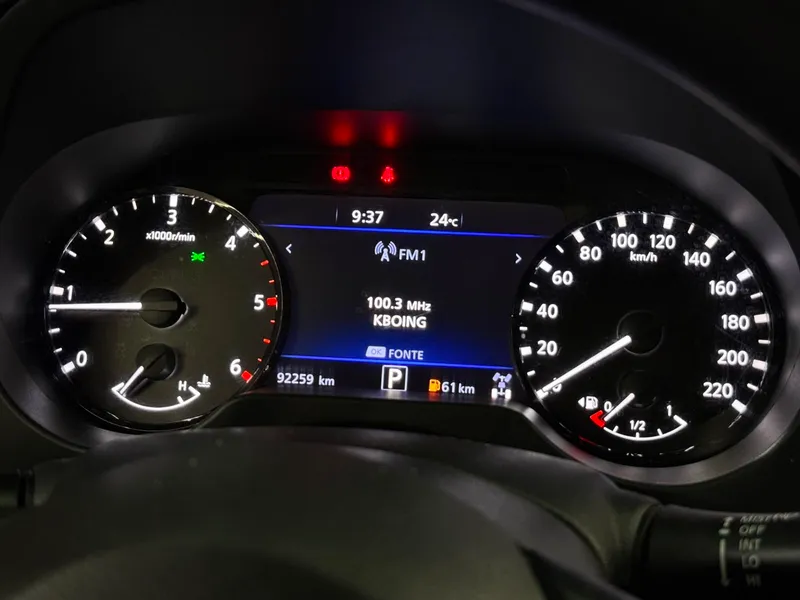 Nissan Frontier Branco