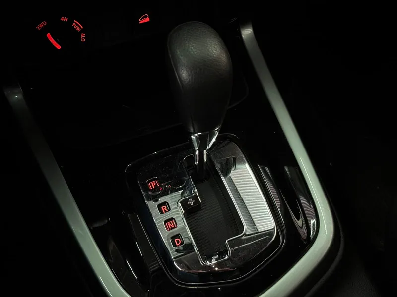 Nissan Frontier Branco