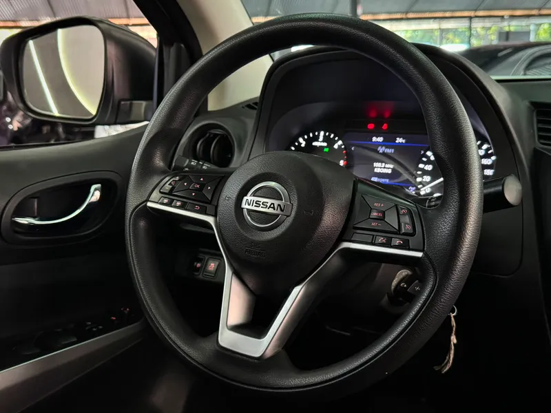 Nissan Frontier Branco