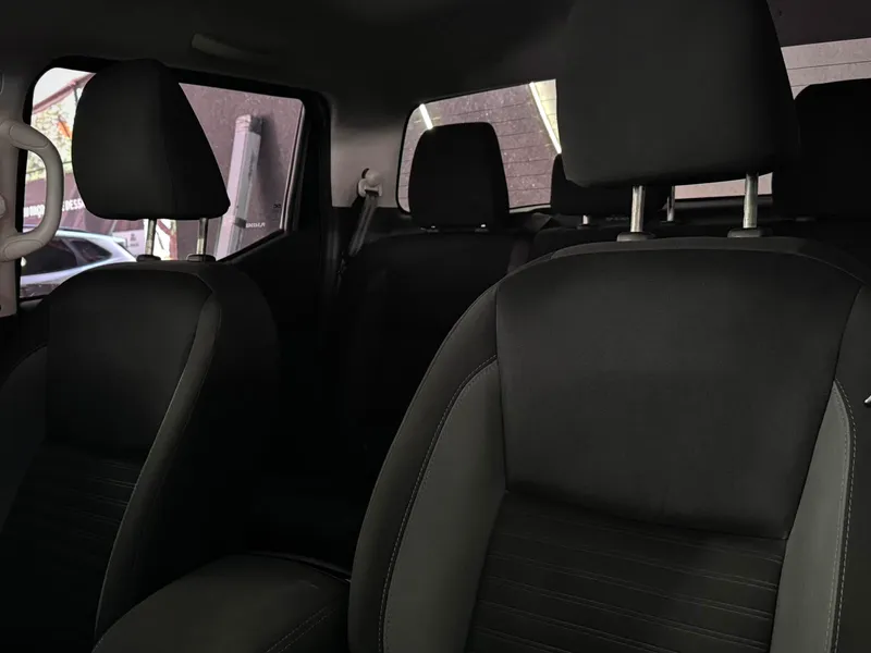 Nissan Frontier Branco