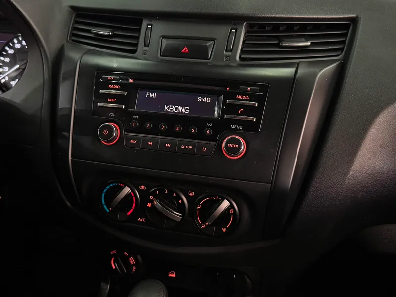 Nissan Frontier Branco