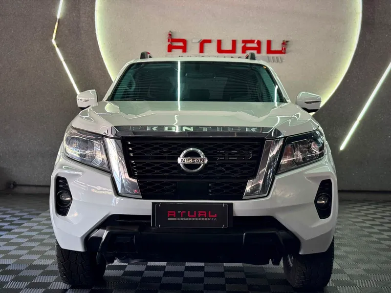 Nissan Frontier Branco