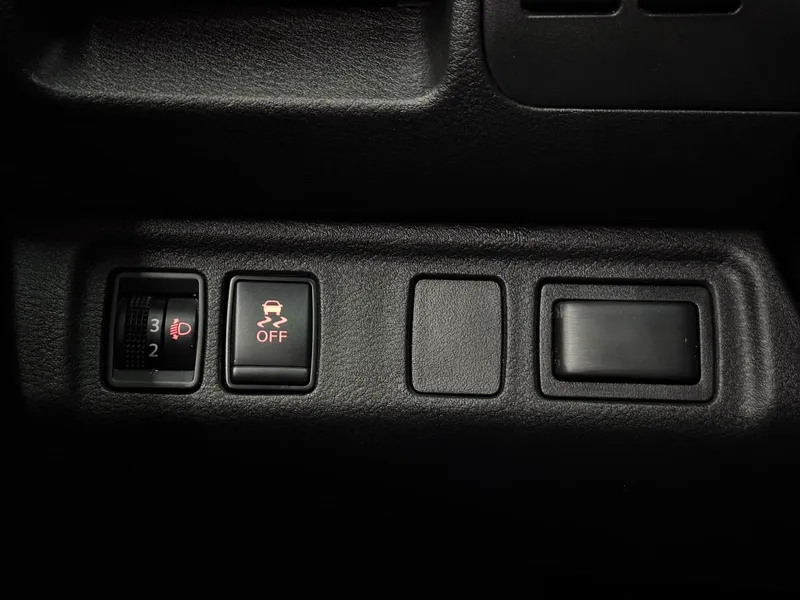 Nissan Frontier Branco