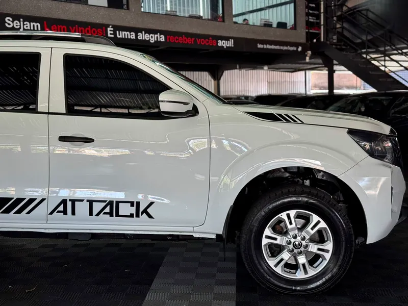 Nissan Frontier Branco