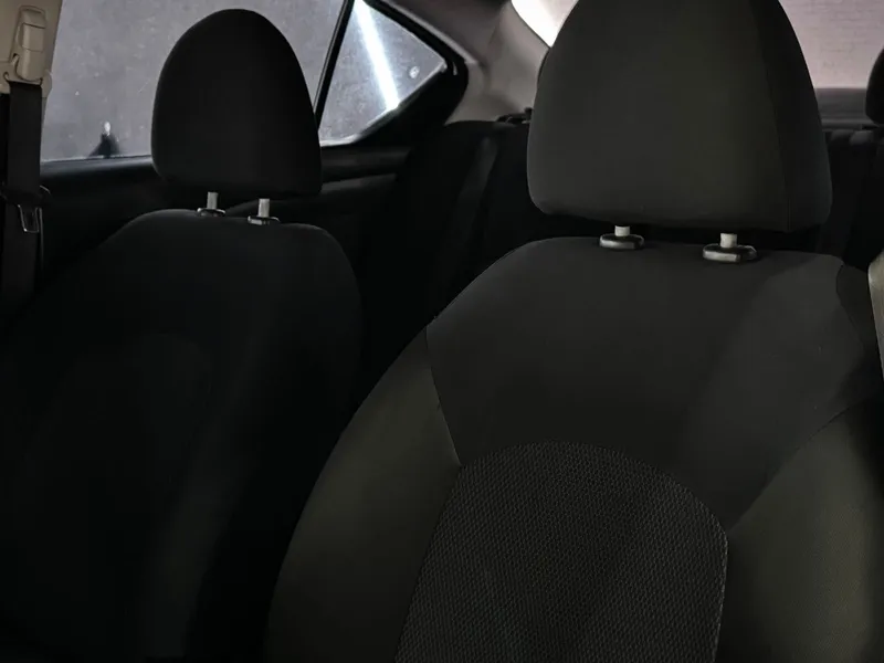 Nissan Versa Branco