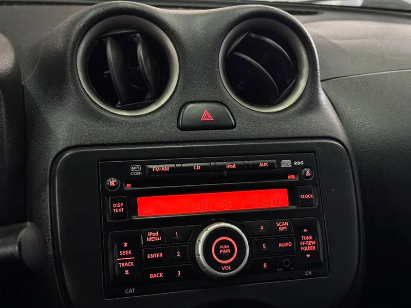 Nissan Versa Branco