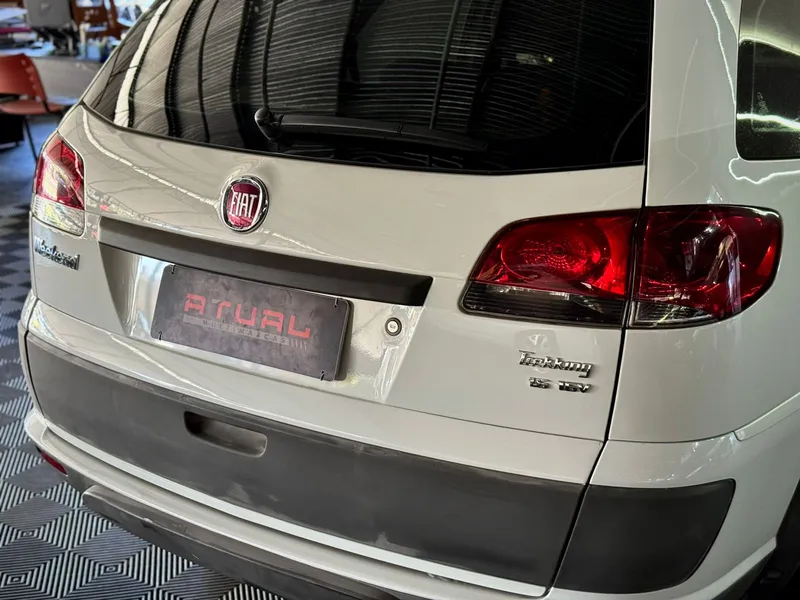 Fiat Palio Weekend Branco