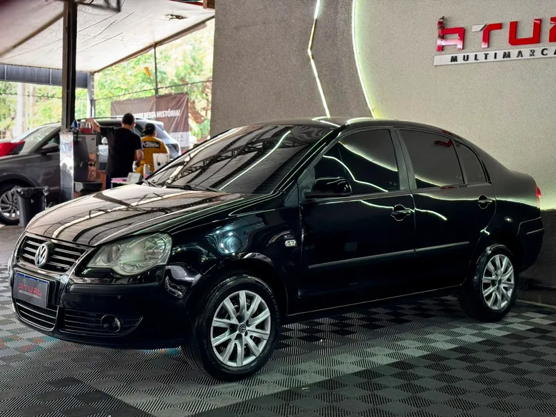 Volkswagen Polo Sedan Preto