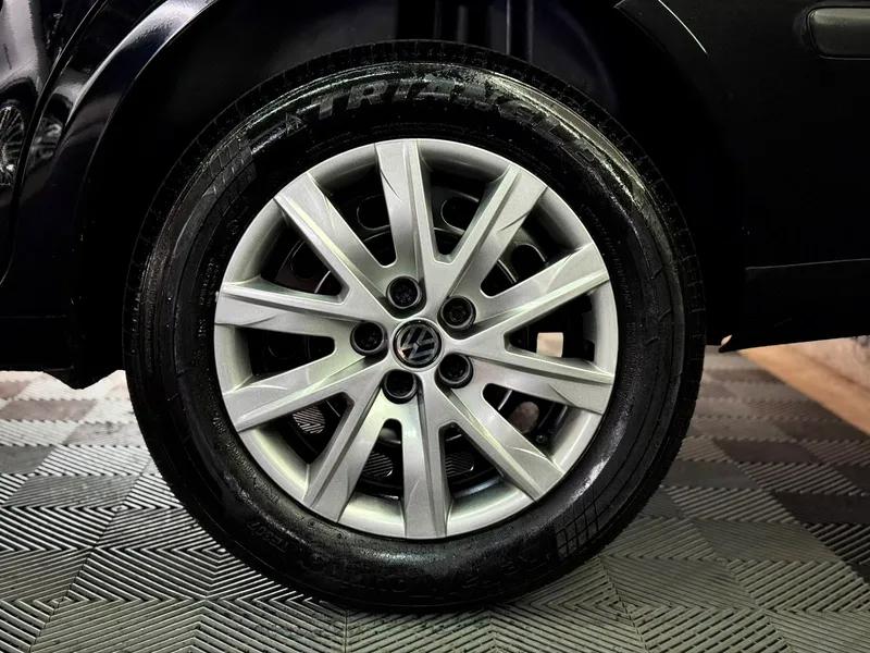 Volkswagen Polo Sedan Preto
