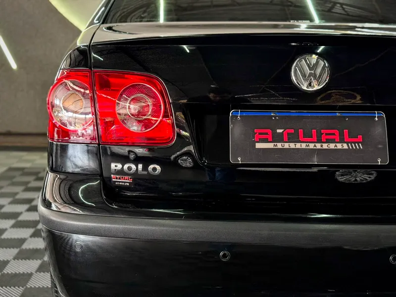 Volkswagen Polo Sedan Preto