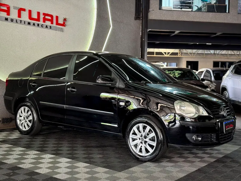 Volkswagen Polo Sedan Preto